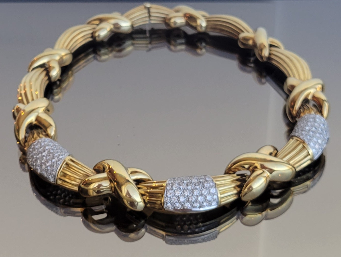 290-2 | 18ky Gold "X" Diamond Sectioned Necklace