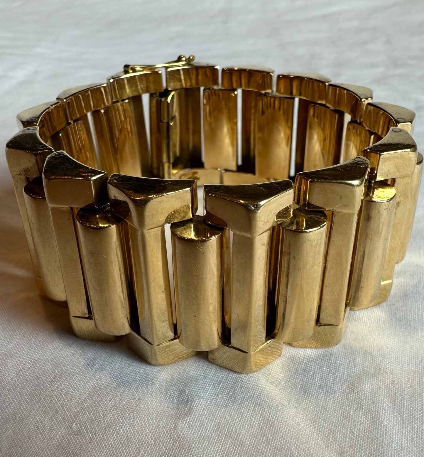 95-9 | 18ky 1940s Gold Tank Bracelet