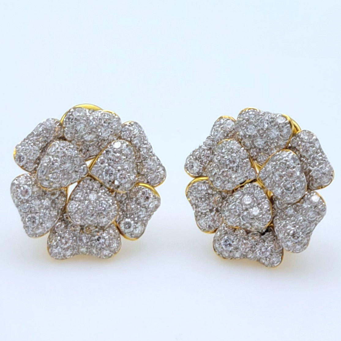 445-3 | 18ky Diamond: 6.7ct Floral Earclips