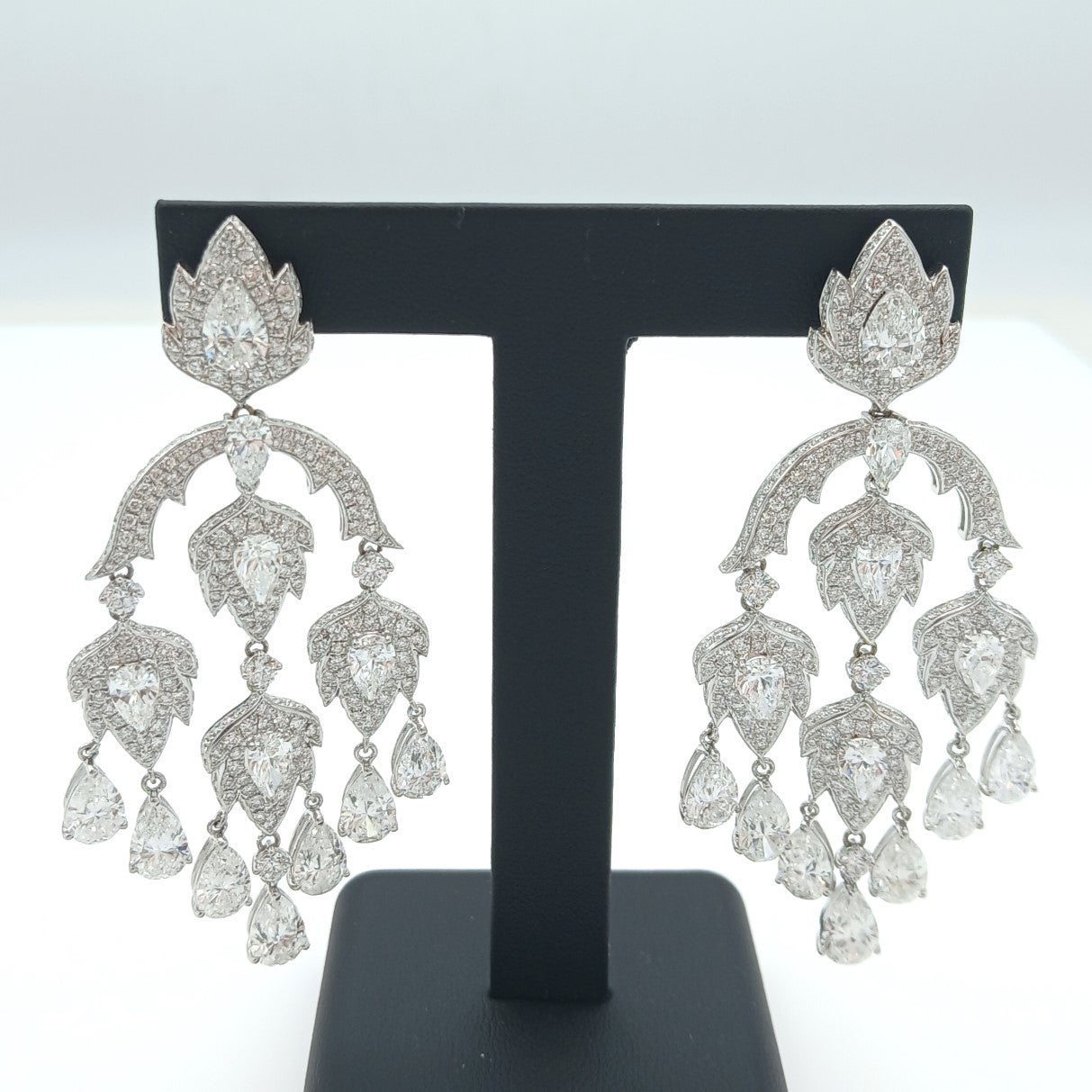 173-305 | 18kw Diamond Chandelier Earrings