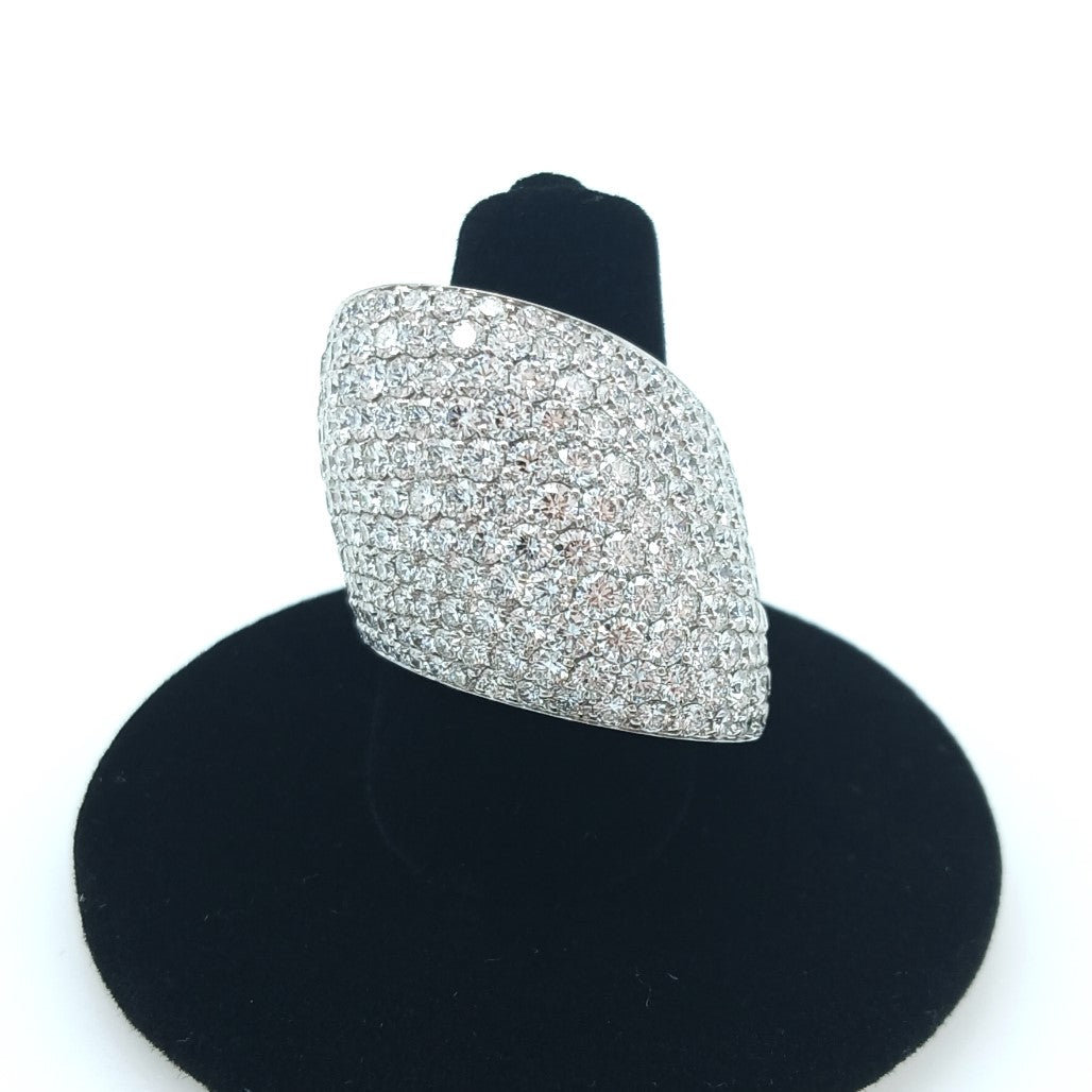 335-10 | 18kw Diamond 19.26ct Vhernier Ring