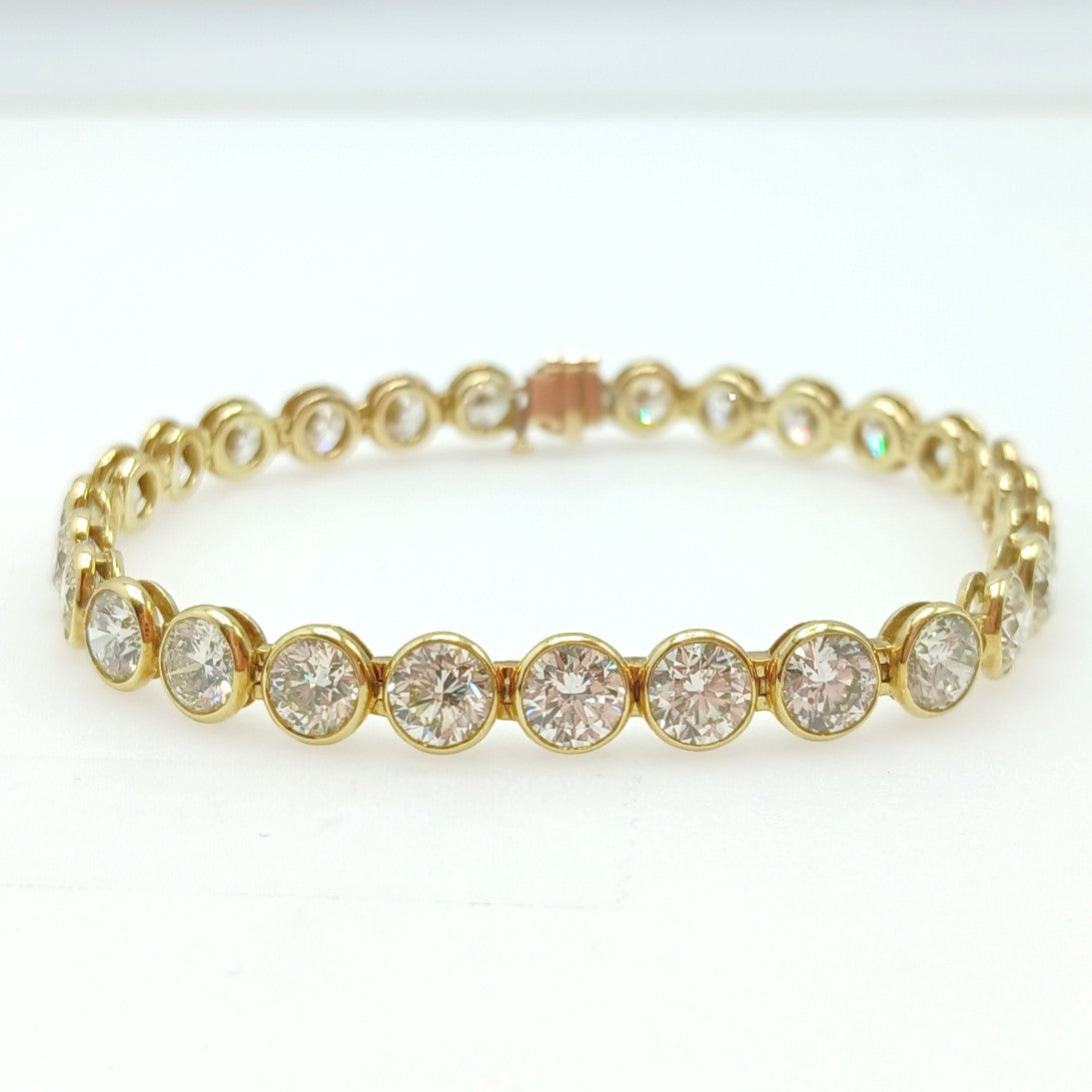 126-122 | 18ky Bezel Set Diamond at 15.10ct Bracelet