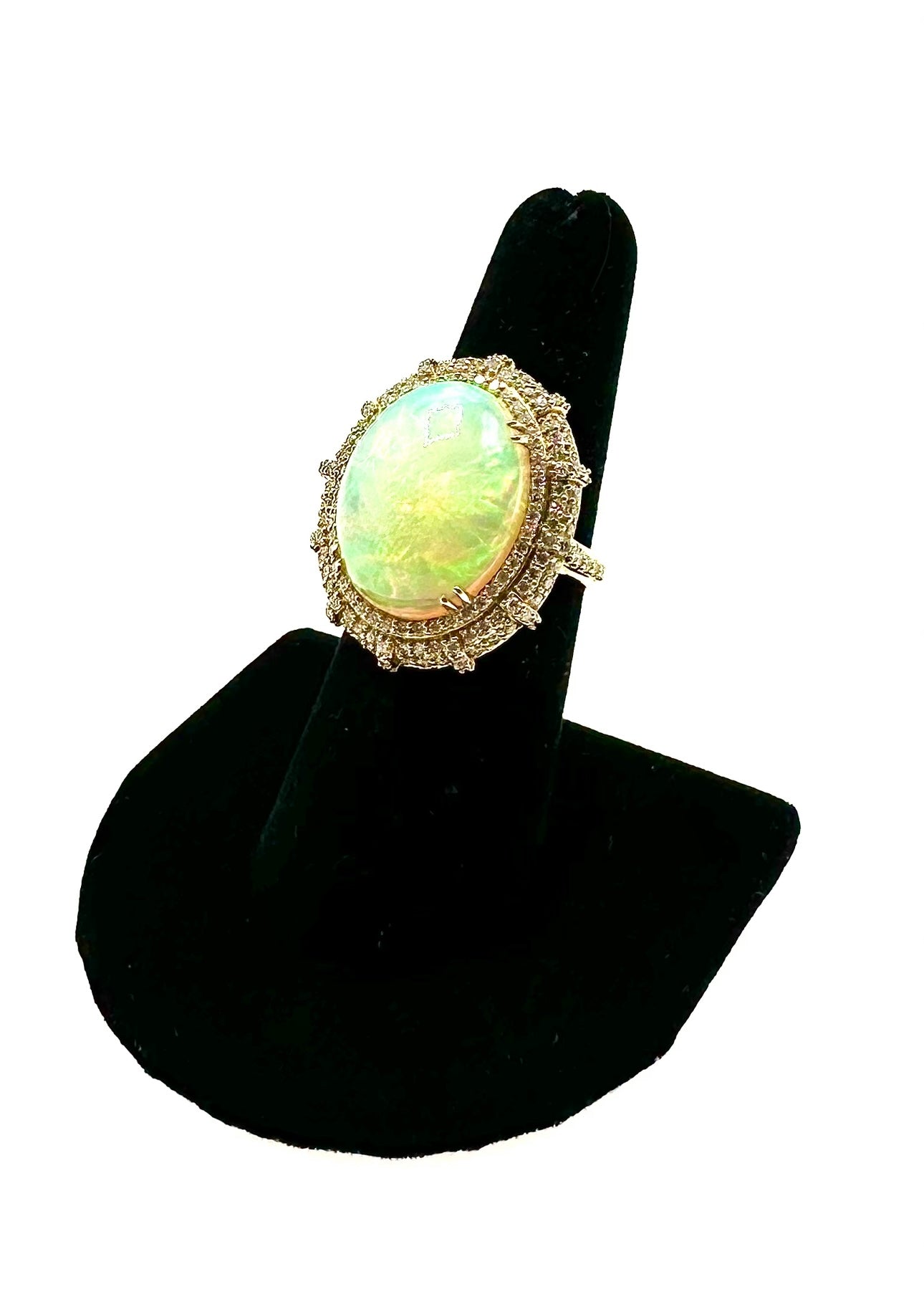 235-30 BAIE | 18KYG Opal: 11.28cts D: 1.36cts