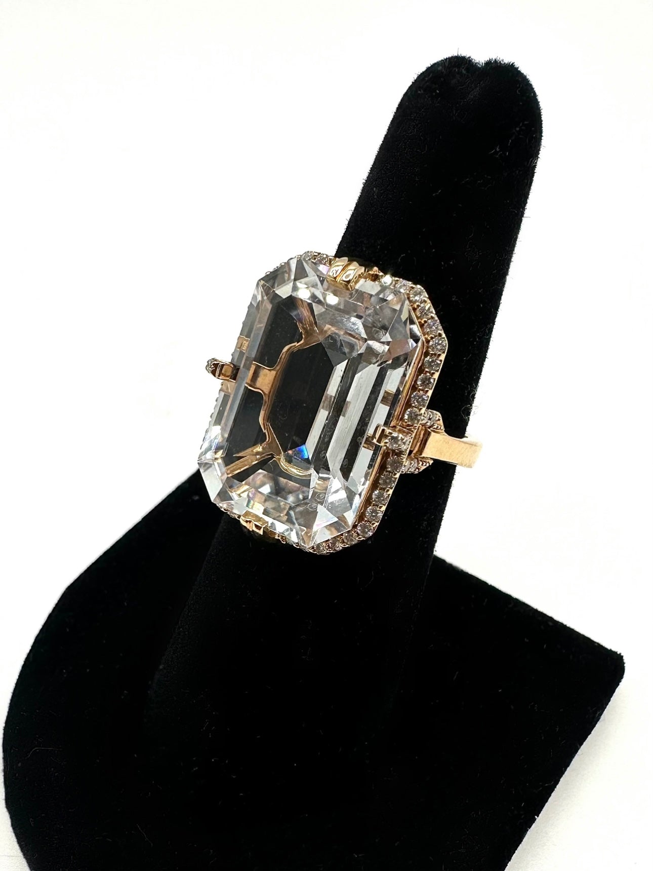 235-145 OMIE | 18KPG R Crystal:16.8ct D:.41ct