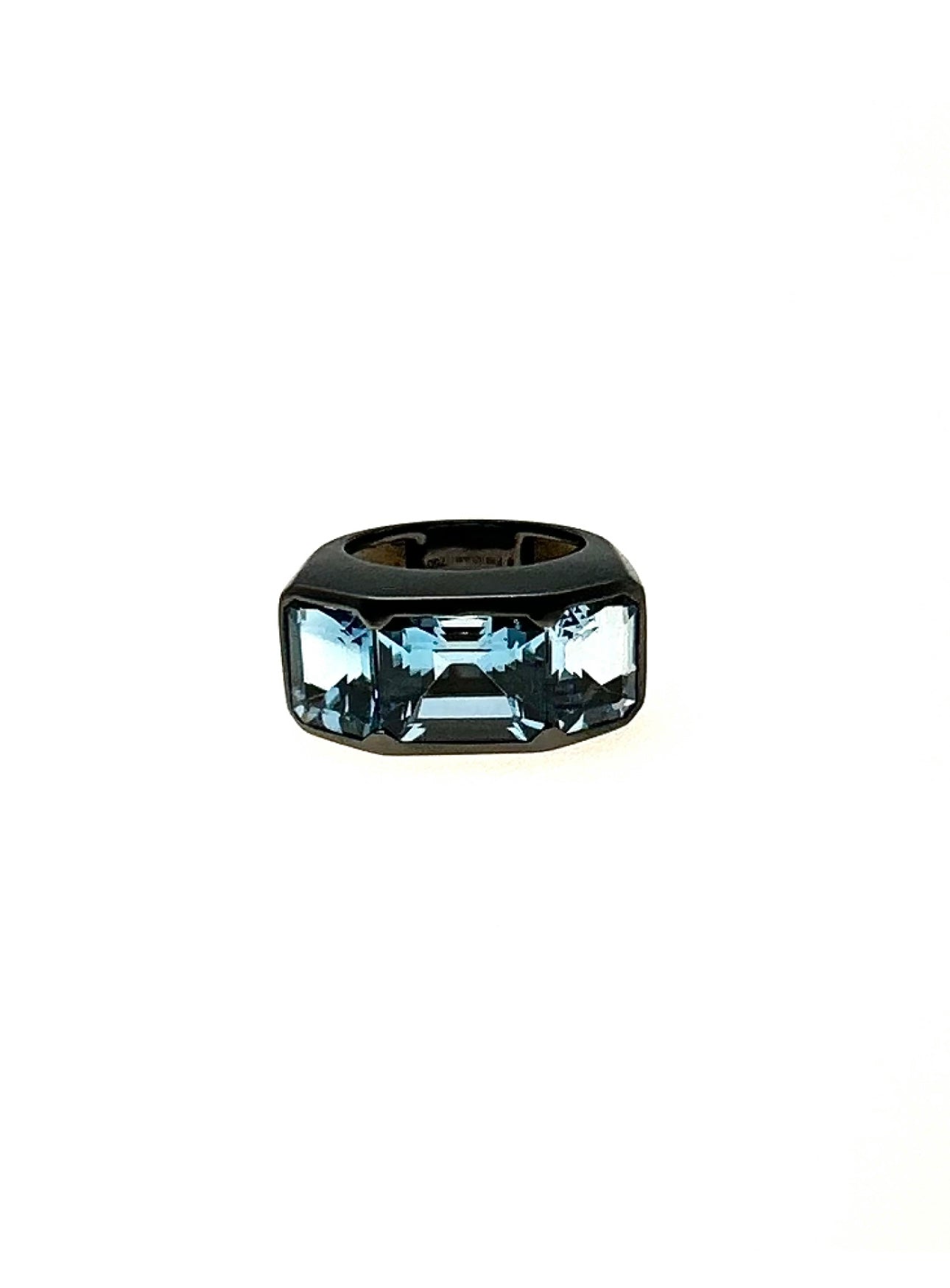173-239 RDBE | 18KWG/B Bl Topaz:15.8cts