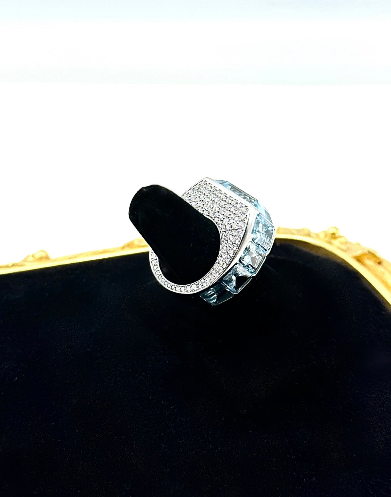 173-200 OADEX | 18KWG Aqua:27.32cts D:3.28cts