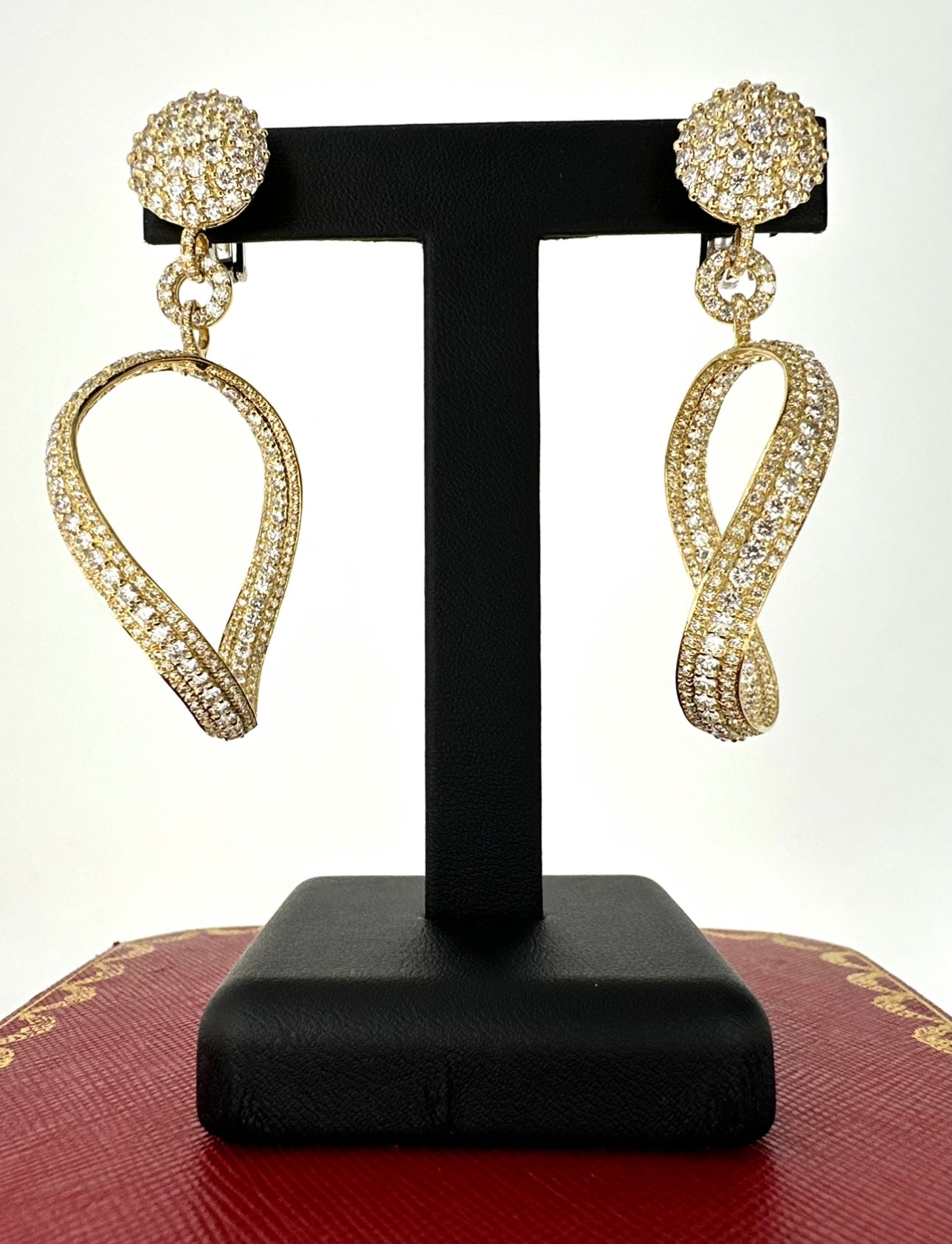 268-307 FXBEX | Large Wavy Inside Out Circle Yellow Gold Diamond Earrings