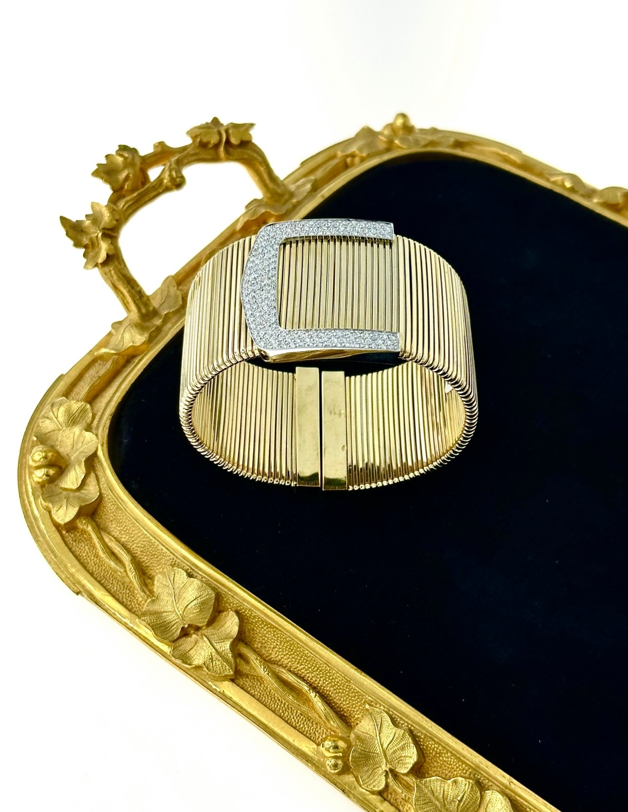 268-324 FXBEX | Yellow Gold Diamond Bangle
