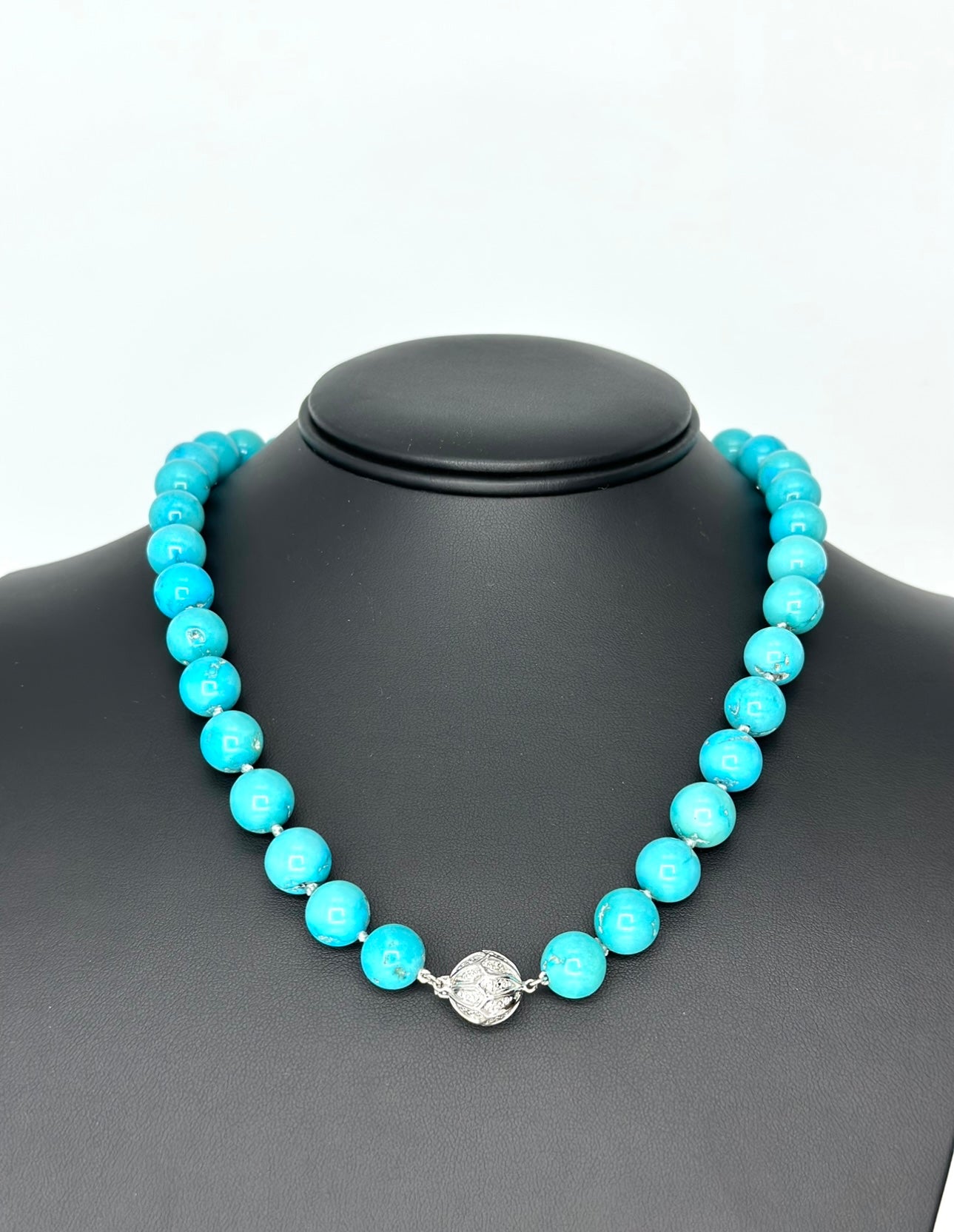 64-38 MIEX | Turquoise Beaded Necklace