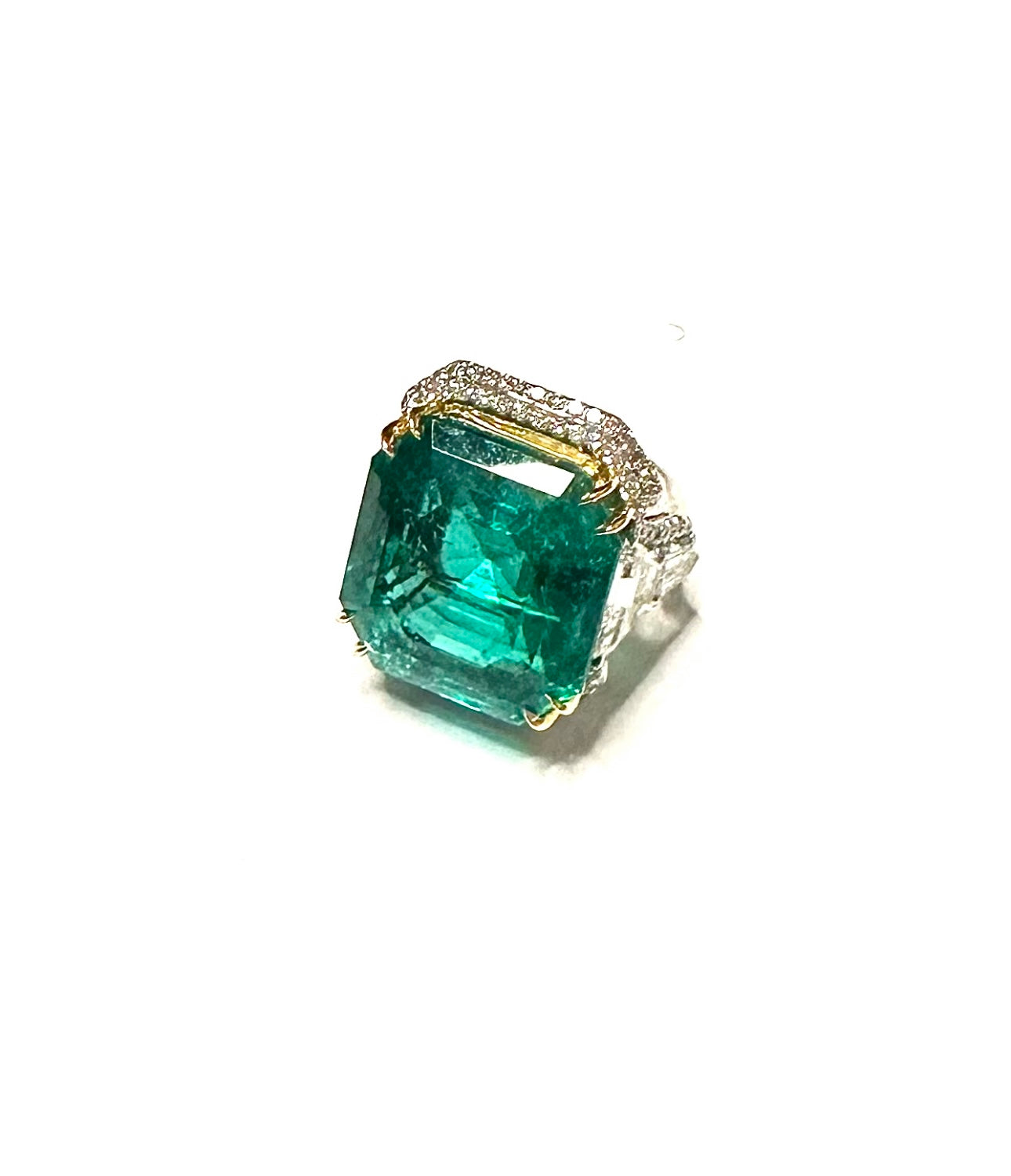 483-2 FDIEXE | Colombian Emerald Diamond Ring