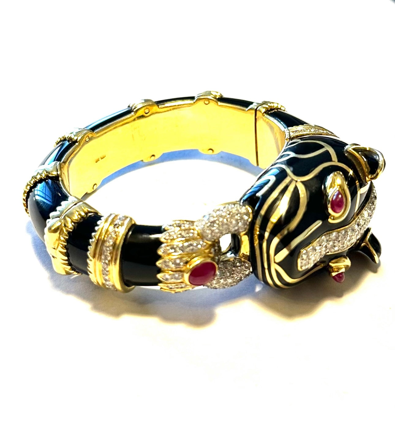 46-13 OBEXE | 18KYG Lion Brac, B. Onyx, Ruby, Dia.
