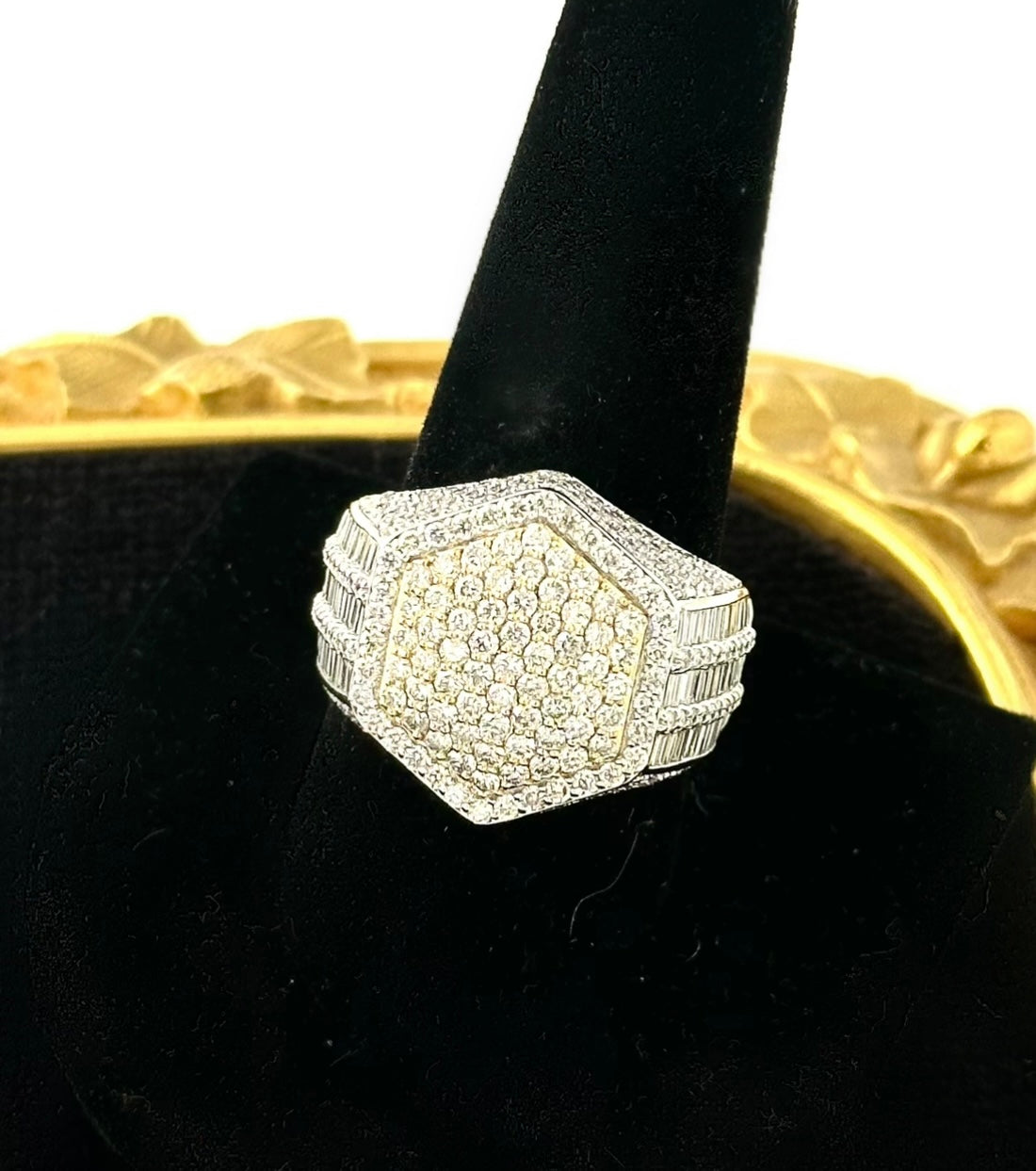 374-5 OIOI | 10KY/WG Diamond Octagon Ring